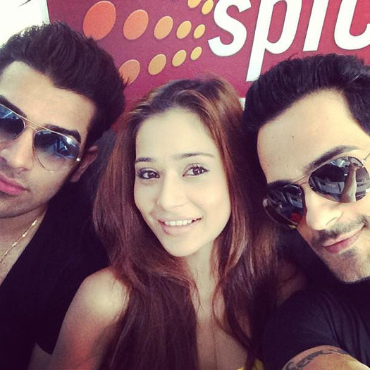 531847_435296869898463_520193829_n