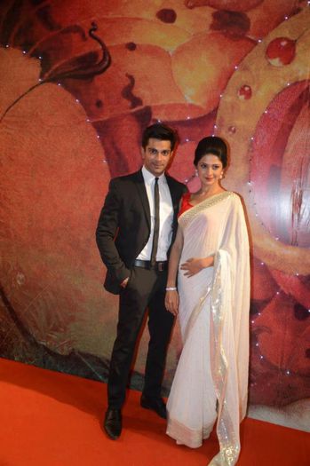 969537_466406940114768_1369440286_n - Jennifer and Karan Singh Grover
