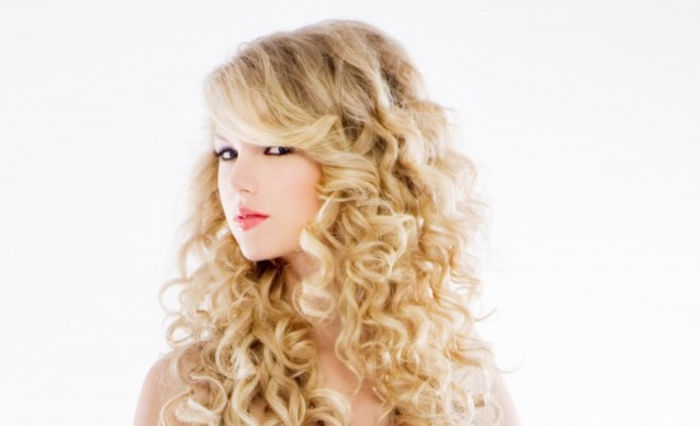 Taylor-Swift-wallpaper-3-550x335