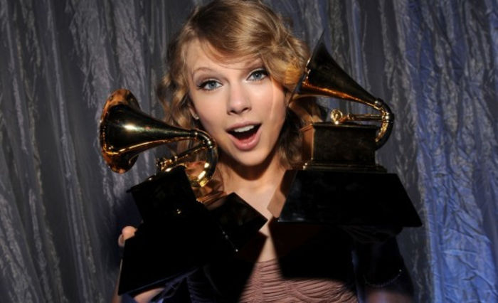 Taylor-Swift-wallpaper-9-550x335