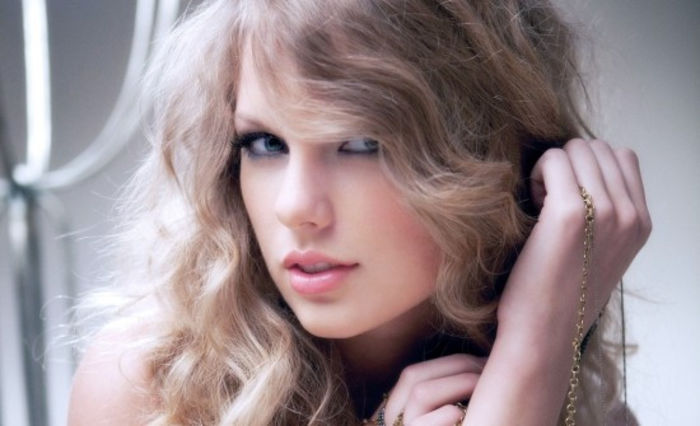 Taylor-Swift-wallpaper-15-550x335