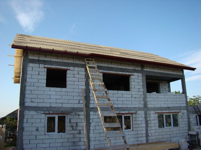 Casa in constructie - La tara