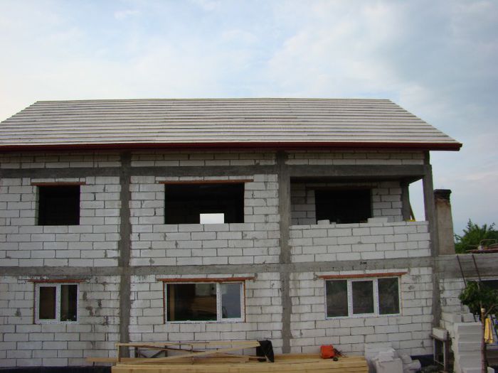 Casa in constructie - La tara