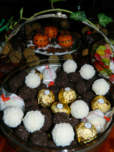 DSCN0841 - bombonele ciocolatele turte dulci si alte dulcegarii
