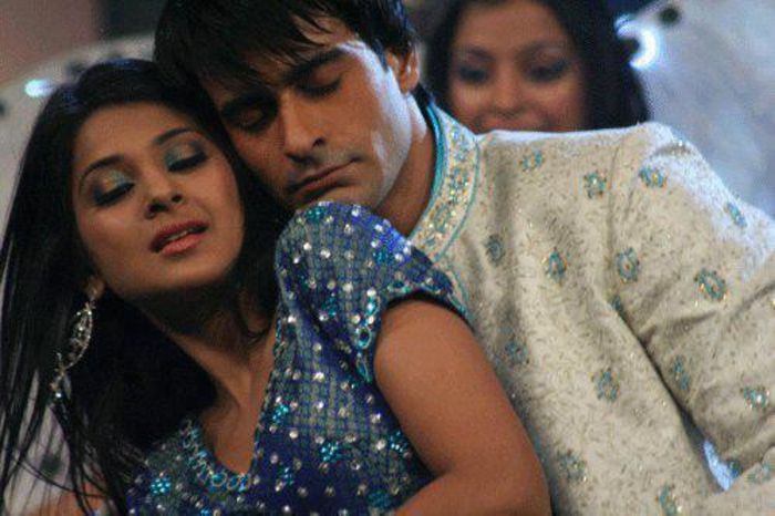 Gautam-gautam-rode-33900952-500-333