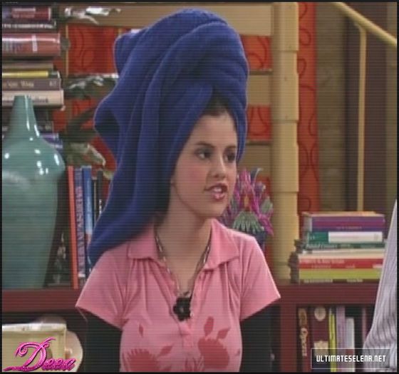 Pai sa`ti explic ceva :@ Ai plecat fara mine ! Si toti papparazzi aia au sarit pe mine :@