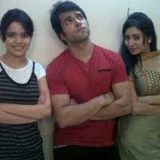 8 - Asha Negi 2
