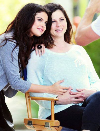 Selena si mama ei - News Jelena