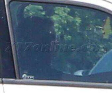 Selena parasind casa lui JB - News Jelena