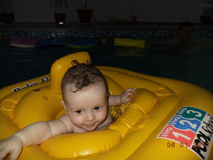 david &bianca la piscina 075 - educatie acvatica bebelusi inot constanta