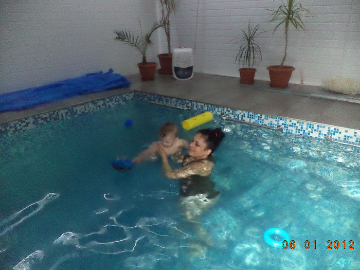 david &bianca la piscina 037 - educatie acvatica bebelusi inot constanta