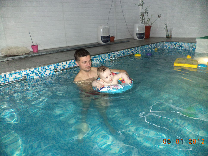 david &bianca la piscina 066 - educatie acvatica bebelusi inot constanta
