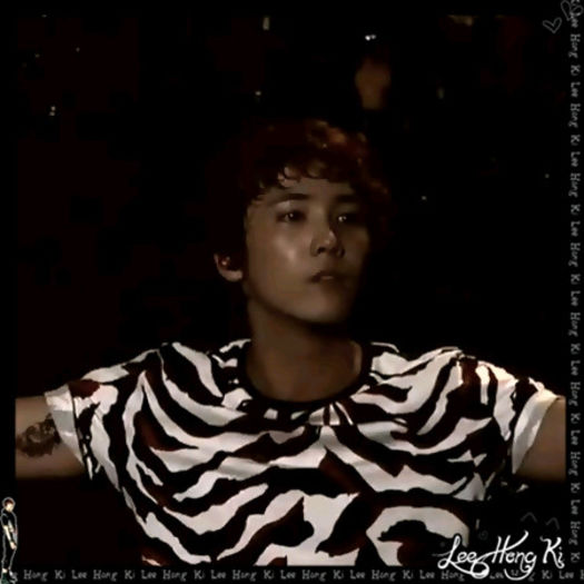 << ..Ok.. [se intoarce cu 2 sucuri; ii da unul lui Hwe Ji] ..Poftim :)