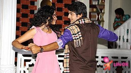 922691_557747804269756_1573660742_n - Kaisa Yeh Ishq Hai Ajab Sa Risk Hai