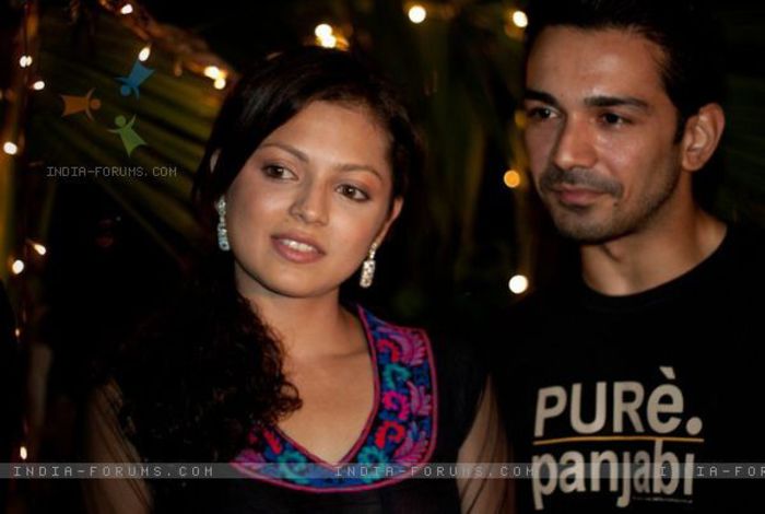 169394-drashti-aka-geet-with-dev - Abhinav Shukla