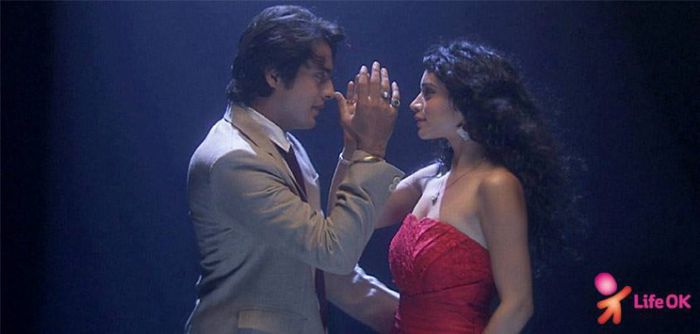 601004_196696033815237_281926938_n - Kaisa Yeh Ishq Hai Ajab Sa Risk Hai