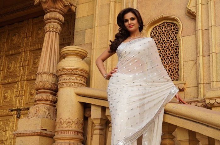 Monica-Bedi-as-Guman-saraswatichandra-tv-series-33938218-640-425 - Monica Bedi