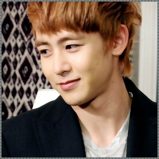 ;. [se aseaza pe canapea] Haa?..:)). - l - x - Episodul 48 - x - l