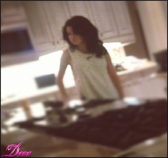 o_o Hai te roog ;;3 Ma supar :-< ;; Vreau mancare de la ``Faimosu JB`` =))) 8->