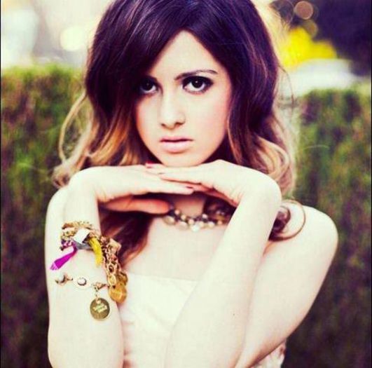 482733_516732955029875_357915692_n - poze cu laura marano