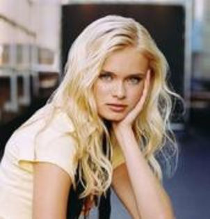 17300727_VTZZDOZOX - sara paxton