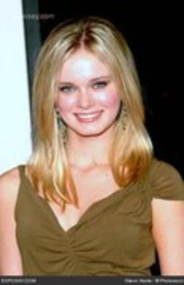 17300713_LIWBOOWVY - sara paxton