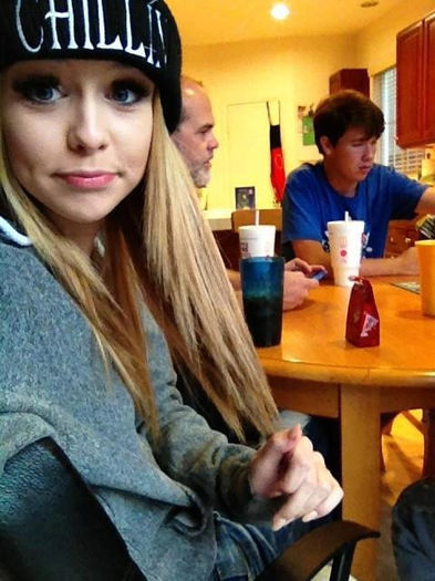 65187_290648294371766_68106071_n - xo_Acacia Clark_xo