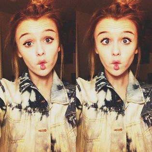 524990_287381671365095_1039635310_n - xo_Acacia Clark_xo