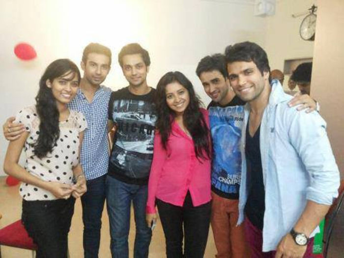 969957_470101086397546_184689109_n - Rithvik Dahajan si Asha Negi poze noii