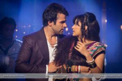 486769_372117056241698_9763192_n