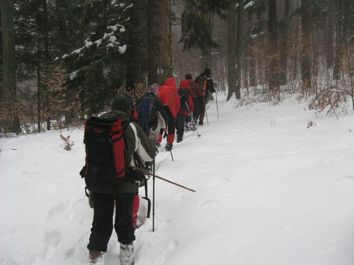 grupul e mai mare , e de spart la zapada
