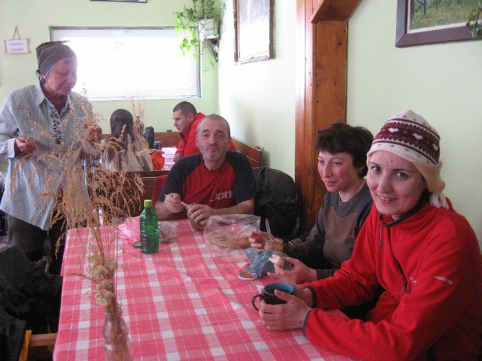 ne intalnim cu prietenii - drumetii ian-martie 2013