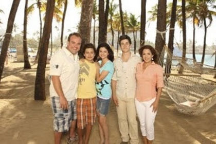 magicieni-din-waverly-place-1_4c3fd32b124109 - Wizards  of Waverly Place