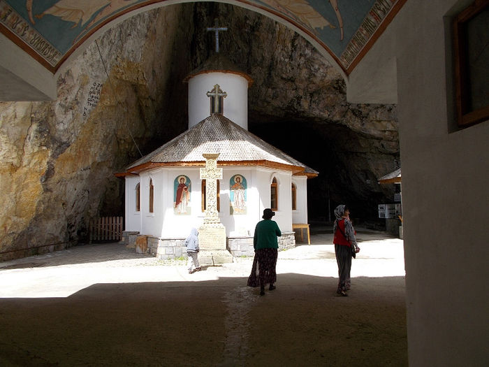 DSCN0039 - Manastirea Pestera Ialomitei
