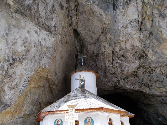 DSCN0041 - Manastirea Pestera Ialomitei