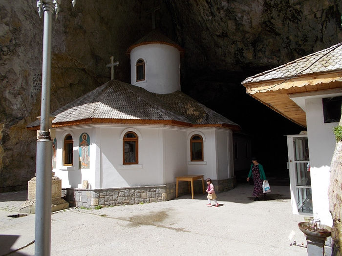 DSCN0045 - Manastirea Pestera Ialomitei
