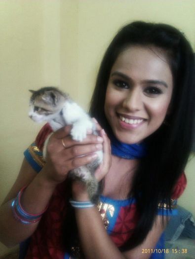 312387_491477154220811_26715631_n - Ek Hazaaron Mein Meri Behna Hain unseen pictures
