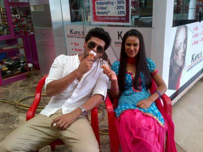 11000_491478034220723_2133603054_n - Ek Hazaaron Mein Meri Behna Hain unseen pictures