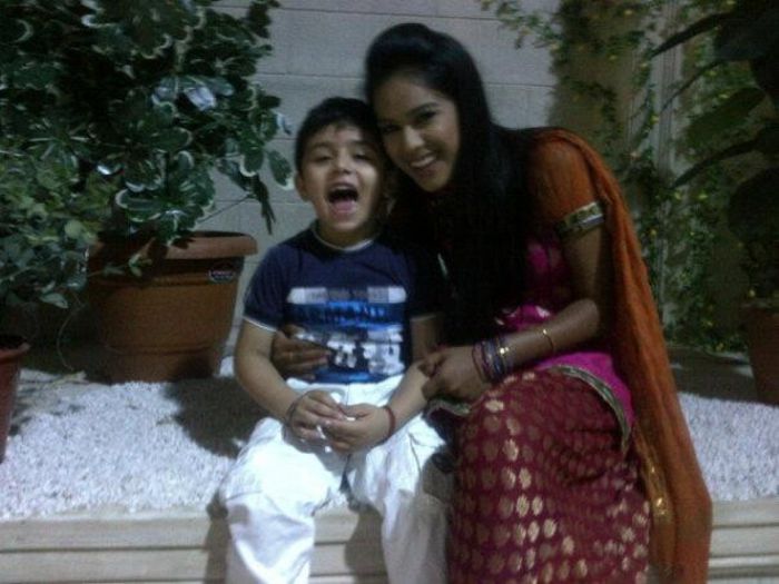 563550_491478547554005_127101659_n - Nia Sharma