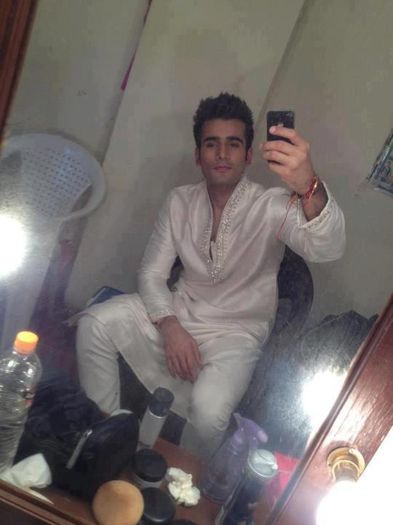 559901_491477737554086_1894683844_n