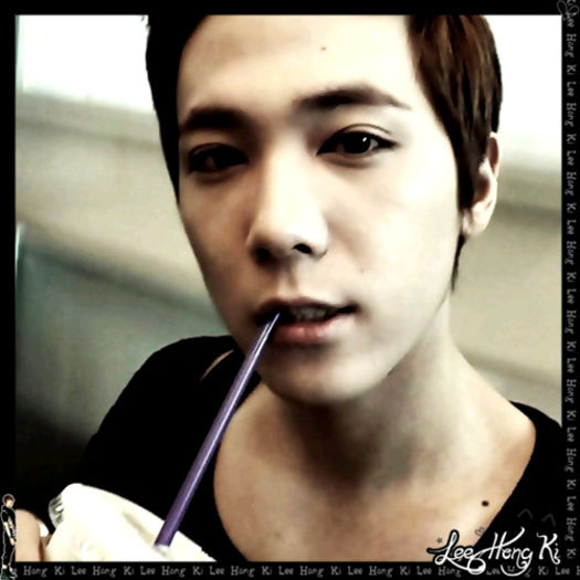 << ..Mersi.. [bea] ..Aaa... Vin imediat.. :-? ..[fuge sus] ..