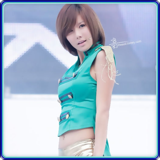 • Nu-mi aminti :)) Ok. [se pune pe canapea]