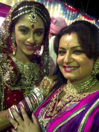 396923_188523161247084_2016112420_n - Ek Hazaaron Mein Meri Behna Hain unseen pictures