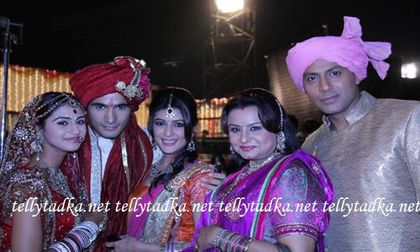 399458_188524451246955_1006767712_n - Ek Hazaaron Mein Meri Behna Hain unseen pictures