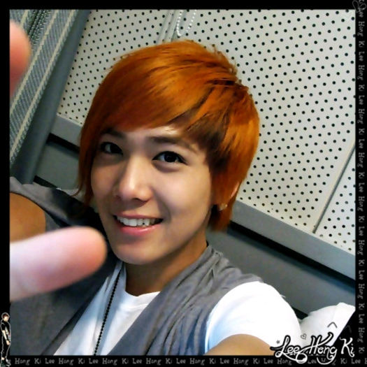 << ..Nimic JA.. :"> ..Haa.. [se uita la scara] ..Ne despartim!.. :)) =))