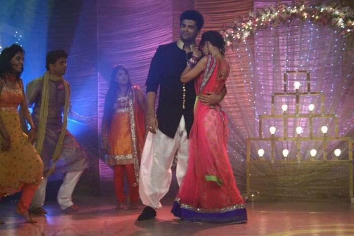 251258_327987870633945_1656920943_n