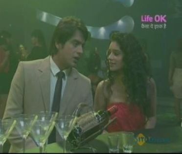 321489_182283608596296_25126849_n - Screencaps Kaisa Yeh Ishq Hai Ajab Sa Risk Hai