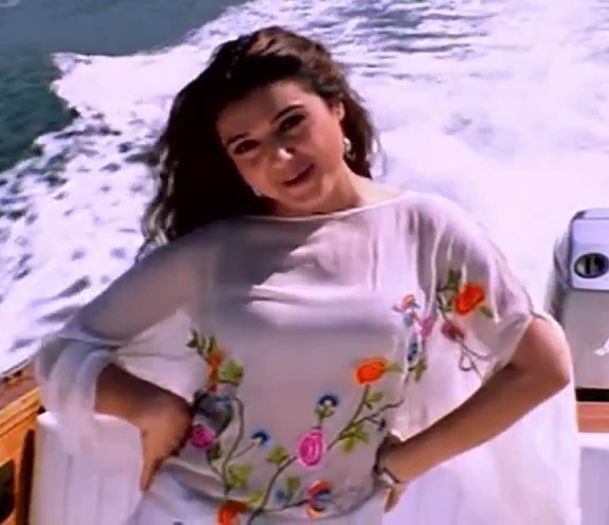 Jane Bahara - Dil Ne Jise Apna Kahaa (2004) _HD_ _BluRay_ Music Videos_(720p).mp4_000144250