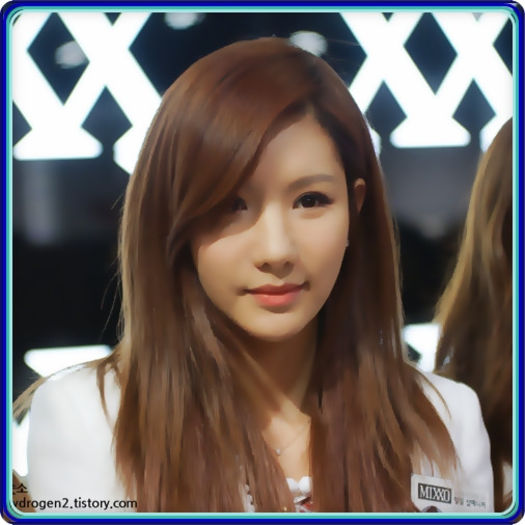 • Ehh..si daca afla.. canapeaua de la Pledis e destul de confortabila..:-? :))