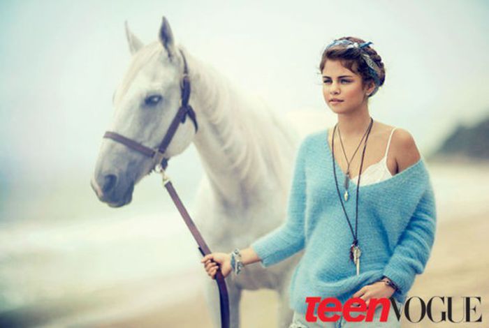 Selena-Gomez-in-Teen-Vogue-septembrie-2012